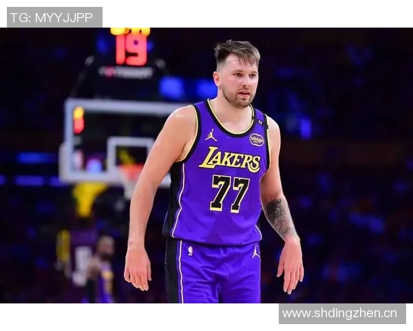 老詹如何适应新环境东契奇赞其经验丰富无可替代