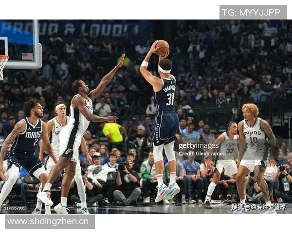 寒冰射手克莱替补出场17分钟全场失准三分球五投皆失未能得分 寒冰射手克莱替补出场17分钟全场失准三分球五投皆失未能得分