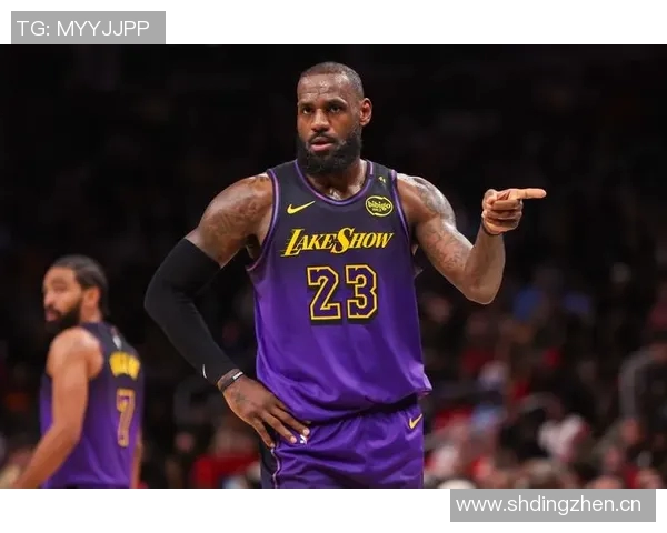 湖人需提升实力才能与掘金雷霆抗衡詹东里同场对SGA的防守挑战