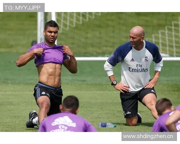 锁喉行为引争议卡塞米罗直红对手却未受罚达洛黄牌背后真相解析