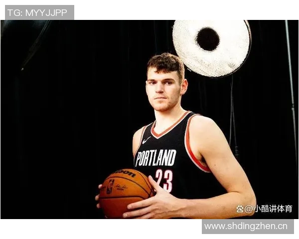 开拓者媒体人杨瀚森直言球队前景堪忧克罗宁的眼光令人失望