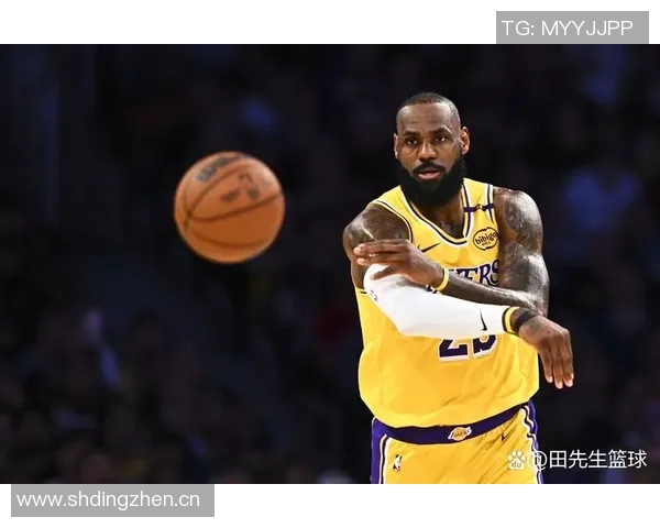 詹姆斯祝贺蒂耶罗生涯首分称这是众多扣篮中的第一记 詹姆斯祝贺蒂耶罗生涯首分称这是众多扣篮中的第一记