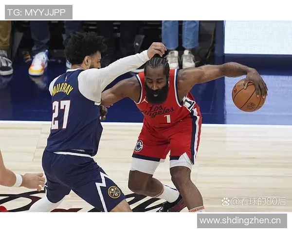 盐贝健人成为荷甲历史首位替补打进10球的球员展现惊人潜力