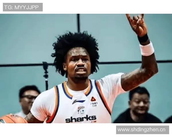 古德温展现拼搏精神8个前场篮板激励全队士气 古德温展现拼搏精神8个前场篮板激励全队士气